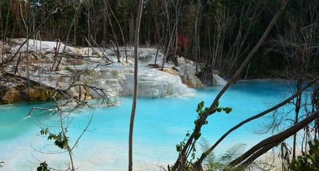 Bersantai di Sumber Air Panas Danau Toba