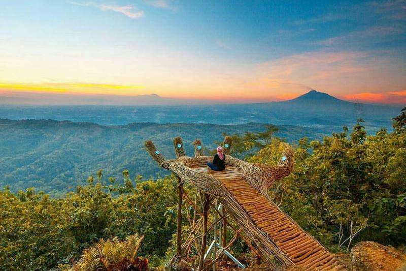 Dek kayu di Puncak Becici