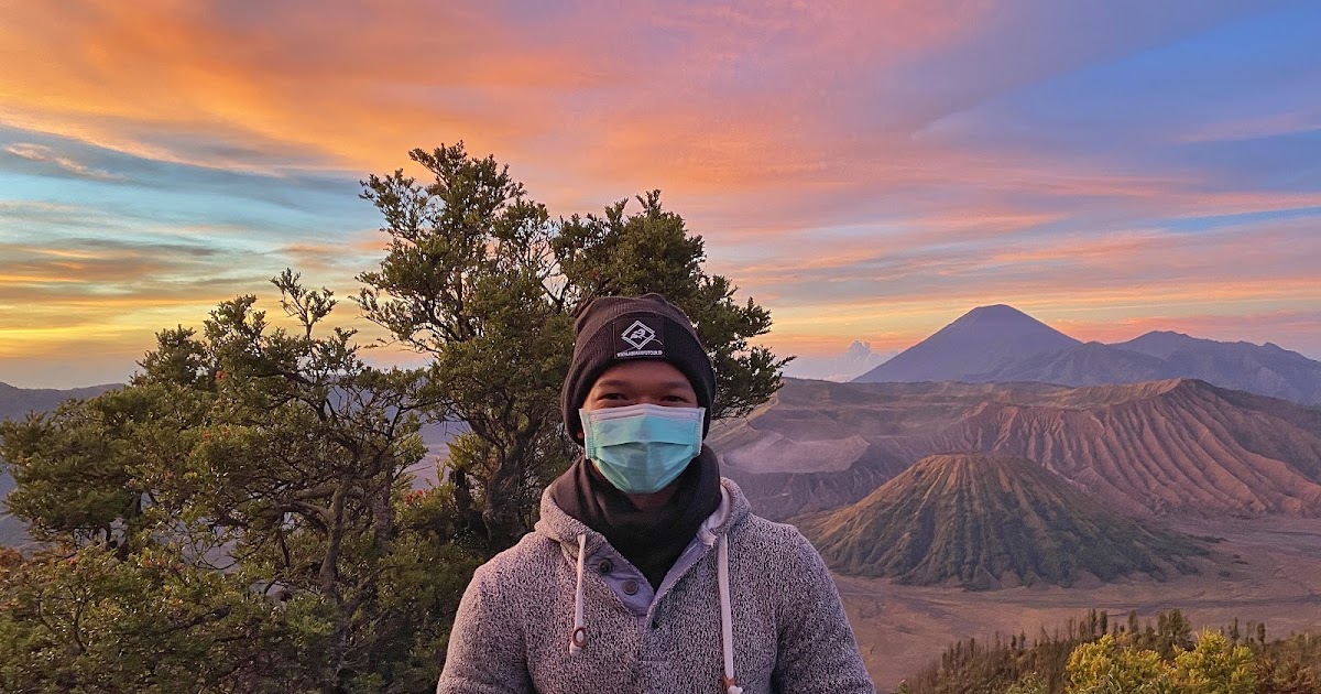 Mendaki dan menyaksikan Sunrise spektakuler Bromo