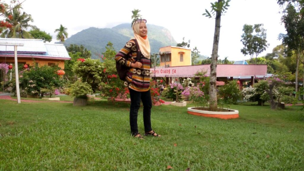 Taman Bukit Bougenville : Menikmati Keindahan Bunga Bougenville di Singkawang Taman Bukit Bougenville