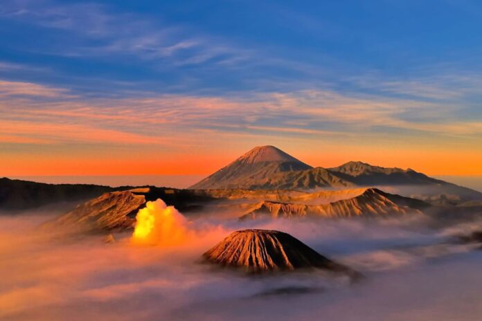 Sejarah Gunung Bromo yang Lengkap dan Melegenda